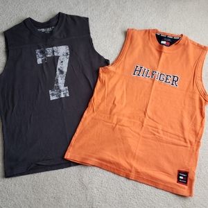 2 sleeveless tanks